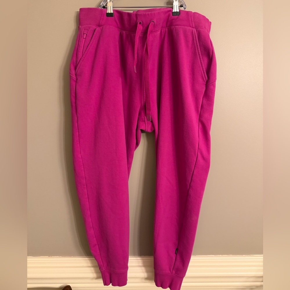 Athleta Triumph Jogger - Magenta - Size 1X